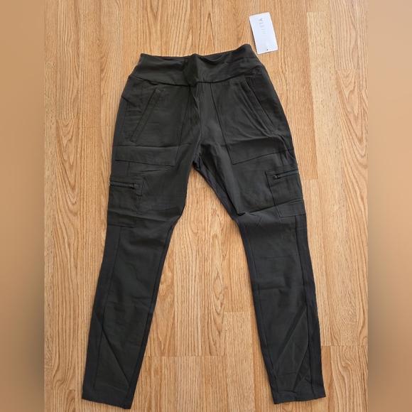 Athleta Women's Dark Green Headlands Hybrid Cargo Leggings Size 8 - Picture 6 of 7